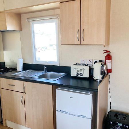 Beautiful 3-Bedroom Caravan At Mersea Island East Mersea Eksteriør billede