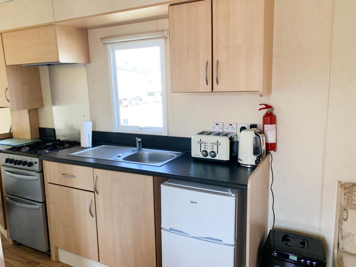Beautiful 3-Bedroom Caravan At Mersea Island East Mersea Eksteriør billede